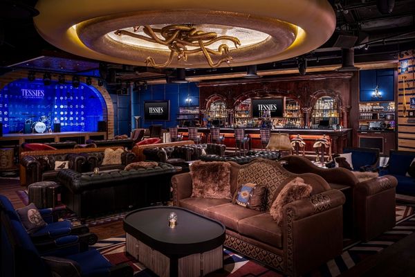 Tessie's Cocktails & Chords