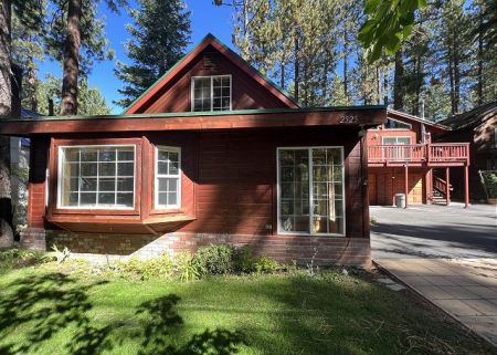 West Lake Properties, Hillcrest Hideaway