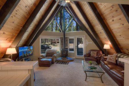 Lake Tahoe Accommodations, Lone Indian Lodge