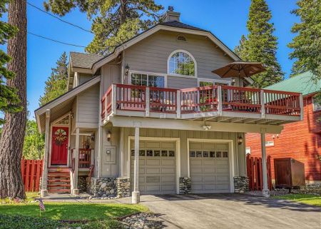 West Lake Properties, Pine Cone Lodge