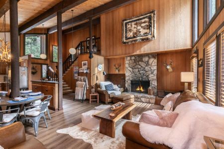 Tahoe Truckee Vacation Properties, Agate Family Retreat