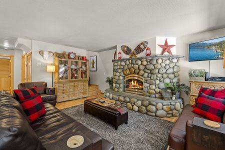 Tahoe Signature Properties, Camp Howdy