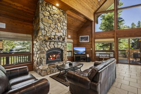Tahoe Signature Properties, Donner Lake Lodge