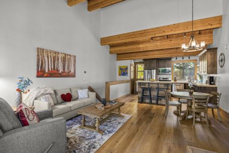 Tahoe Signature Properties, Aspen Grove Hideaway