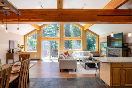 Tahoe Truckee Vacation Properties, Maison Dorée