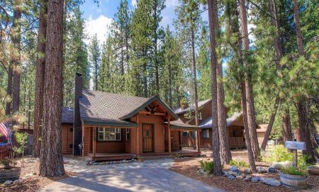 Lake Tahoe Accommodations, Breezy Pines Cabin