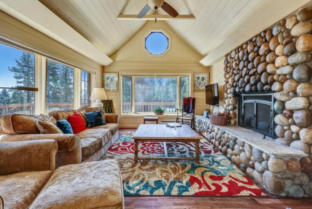 Tahoe Truckee Vacation Properties, Moondance Cottage