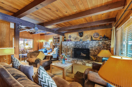 Tahoe Truckee Vacation Properties, Sahara Lodge