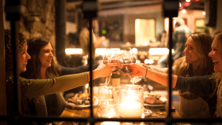 Palisades Tahoe, Alpenglow Après