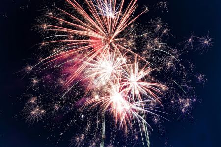 Za's Lakefront, 77th Annual 4th of July Fireworks Show & Dinner