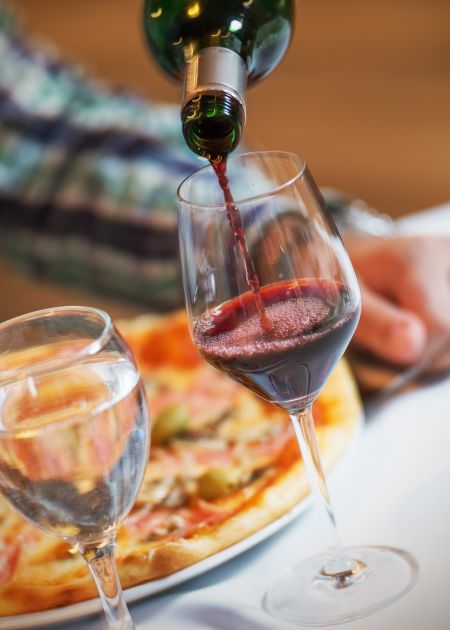 Glasses Wine Bar, Pizza & Wine Pairing