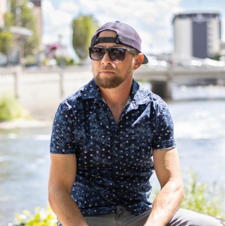 The Incline Lodge, Live Music with Ryan Reichard