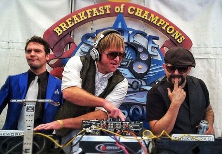 Palisades Tahoe, Afternoon Dance Party Space Cowboys