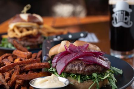 Alibi Ale Works, Elk Burger