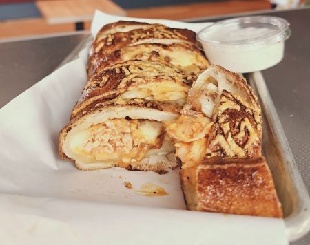 Incline Bak'd, Bak'd Chicken Stromboli