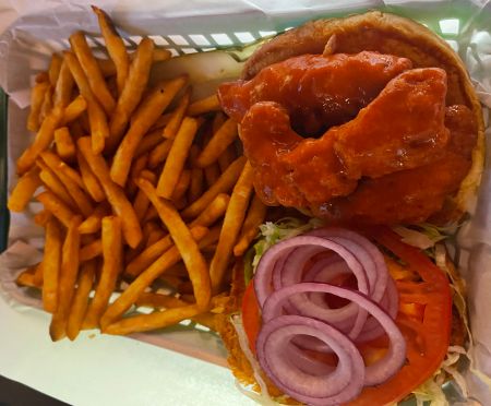 Mott Canyon Tavern & Grill, Crispy Buffalo Chicken Sandwich