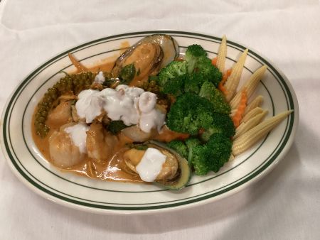 Orchid's Thai Cuisine, Seafood Choo Chee Curry