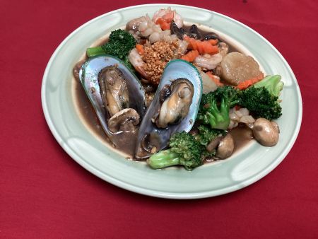 Orchid's Thai Cuisine, Garlic Pepper Seafood Stir Fry