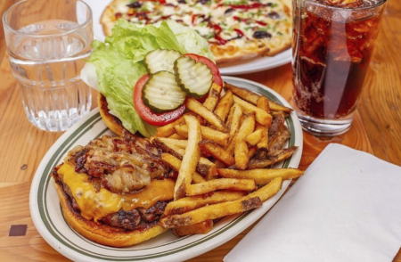 Za's Lakefront, Fresh Ground Burger
