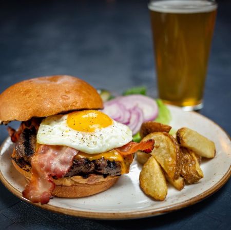 Cottonwood Restaurant, Nightly Happy Hours!