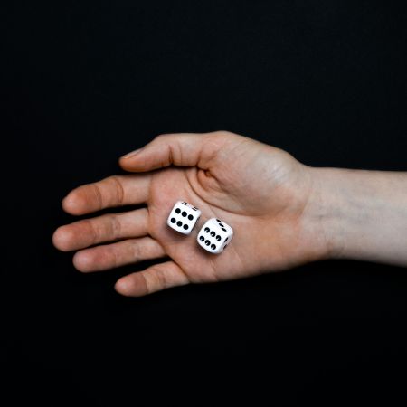 Mott Canyon Tavern & Grill, Motzee: Roll the Dice and Win