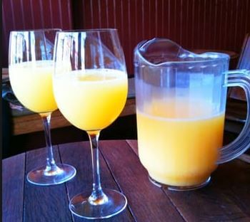 Emerald Bay Bar & Grill, Weekend Bottomless Mimosas