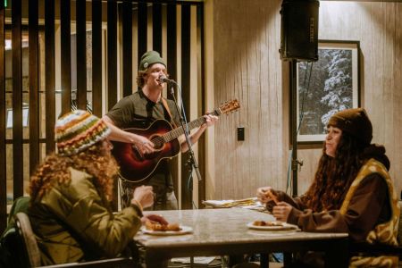 The Incline Lodge, Live Music in the Après  Lounge