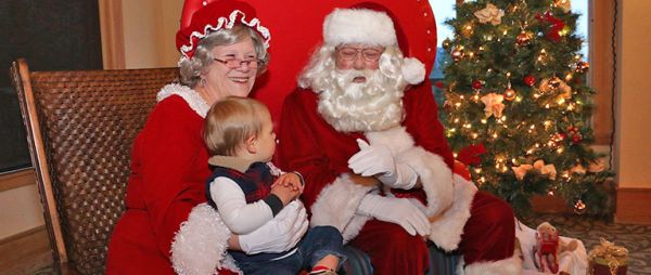 Community Tree Lighting Holiday Festival The Chateau At Incline Village Lake Tahoe Events