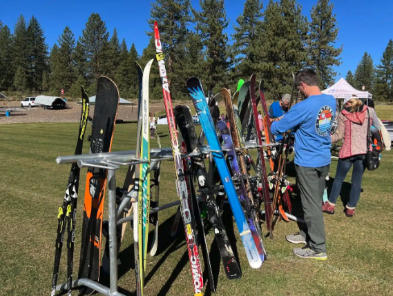 Academy hotsell ski gear